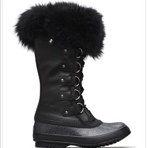 Sorel Joan or Arctic Lux After Ski Boots